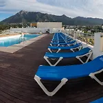 Hotel Senator